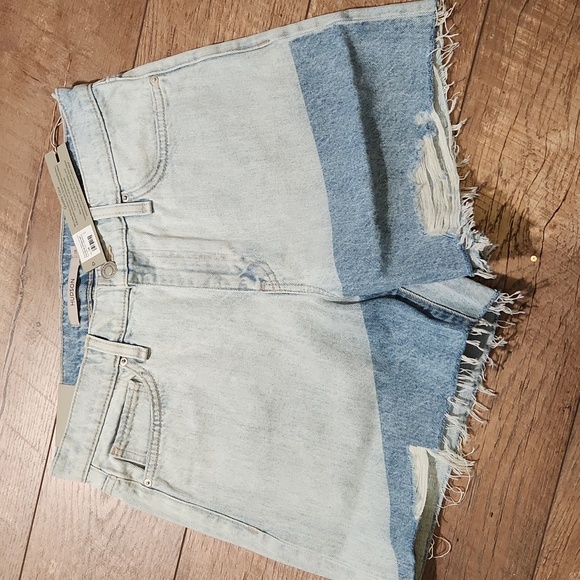 Hudson Jeans Devon Colorblocked Denim Shorts - Picture 4 of 12